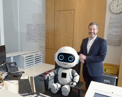 Fotomontage Bürgermeister Marco Diethelm mit "Charly"