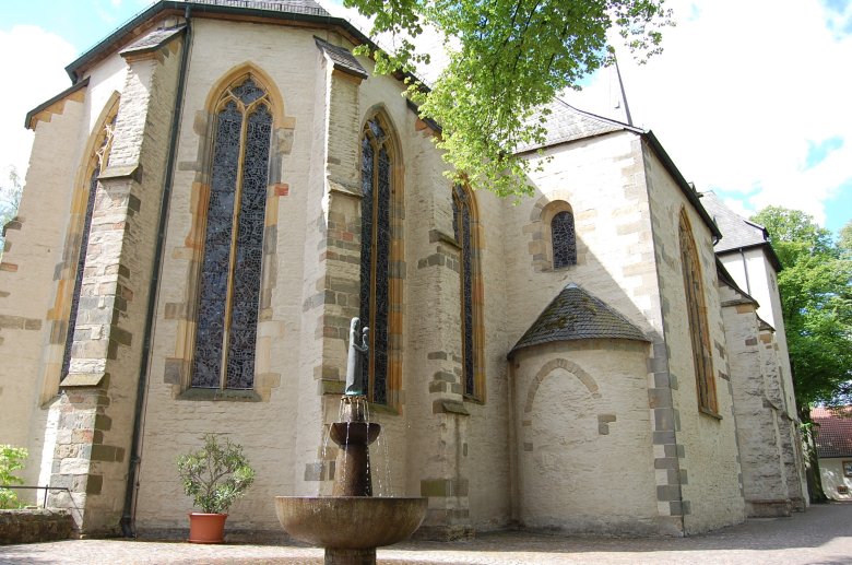 Noch heute kann man Ursprünge der Kirche aus der Romanik sowie gotische und spätgotische Einflüsse am Bauwerk erkennen.