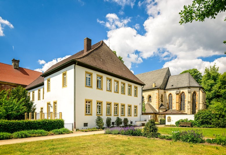 Konventionshaus an der St-Laurentius-Kirche in Clarholz