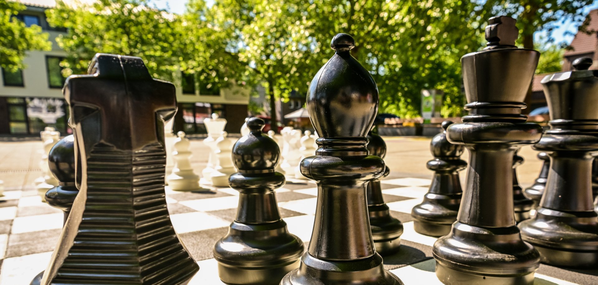 Schach Spielfiguren auf dem Paul-Craemer-Platz